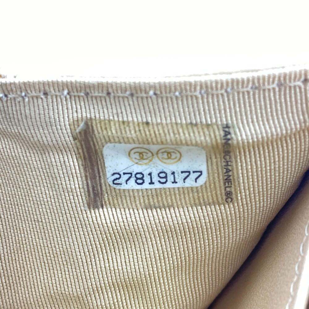 CHANEL Authentic Cream Caviar Leather Wallet - Picture 13 of 14